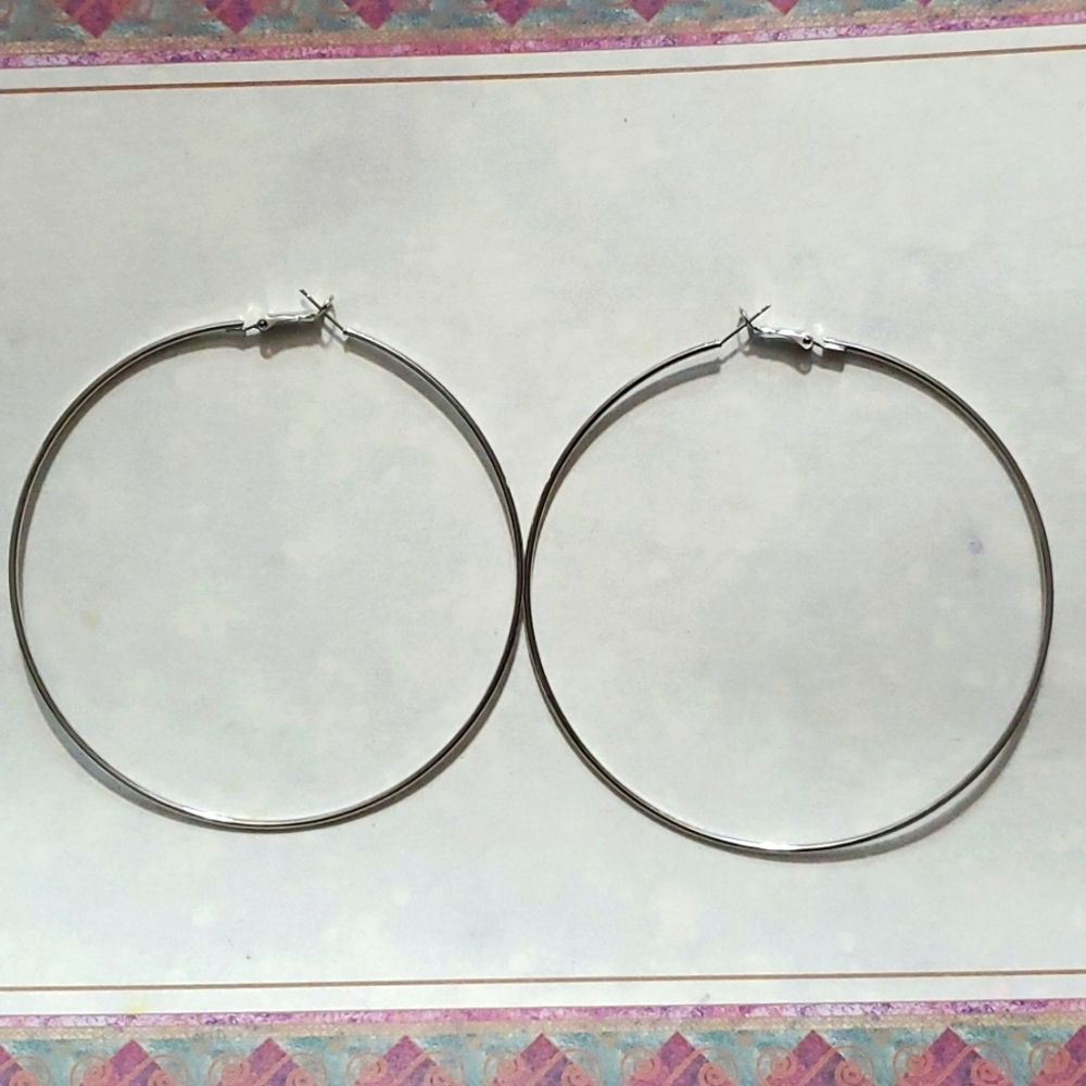 🙏 FASHION JEWELRY silvertone 4 inch XL hoop earrings